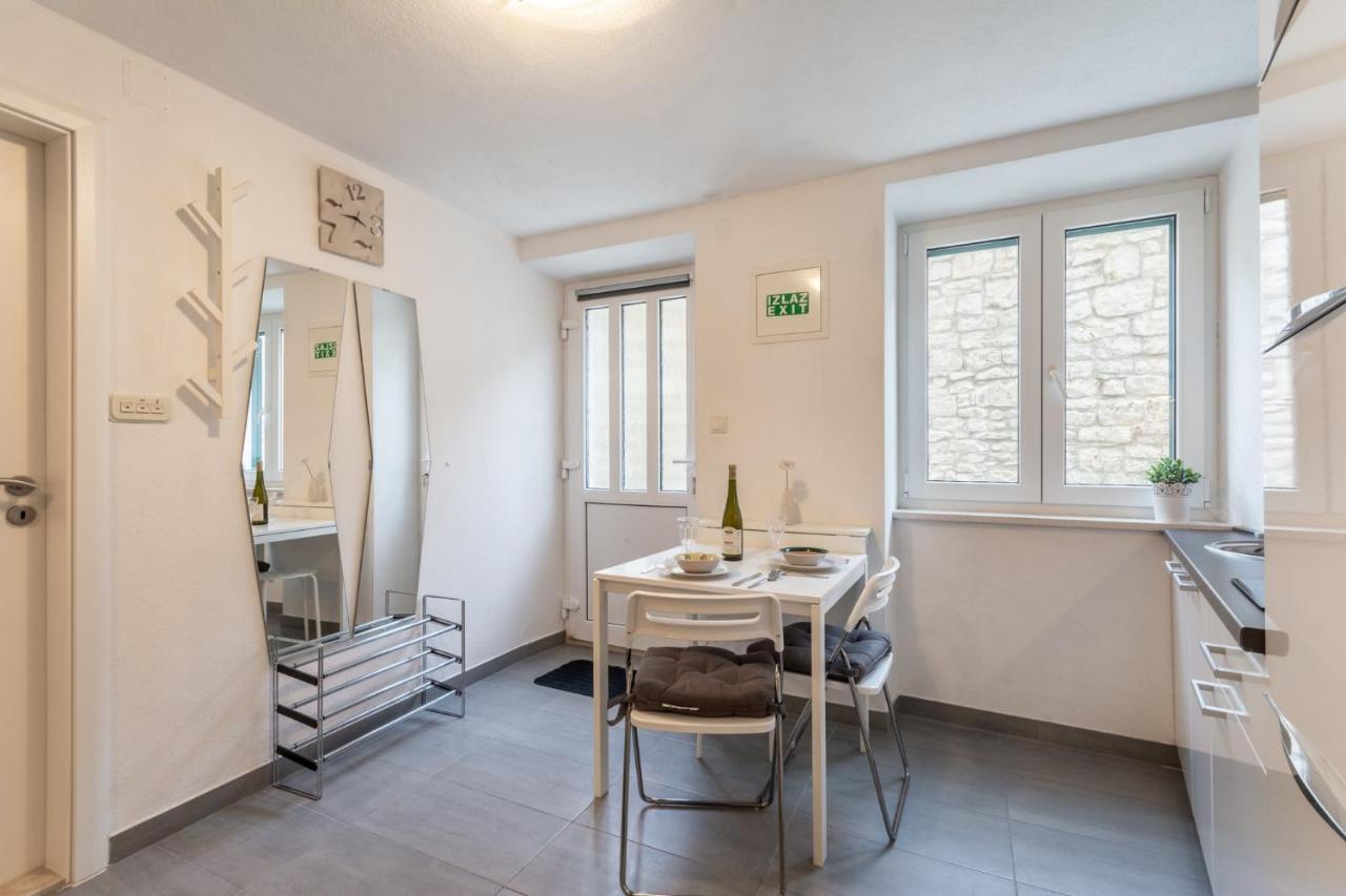 Apartments Sonja Pucisca Eksteriør billede